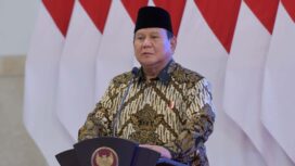 Presiden Prabowo Subianto saat Penyerahan Secara Digital Daftar Isian Pelaksanaan Anggaran (DIPA) dan Buku Alokasi Transfer ke Daerah (TKD) 2025 serta Peluncuran Katalog Elektronik Versi 6.0, di Istana Negara,