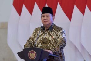 Presiden Prabowo Subianto saat Penyerahan Secara Digital Daftar Isian Pelaksanaan Anggaran (DIPA) dan Buku Alokasi Transfer ke Daerah (TKD) 2025 serta Peluncuran Katalog Elektronik Versi 6.0, di Istana Negara,