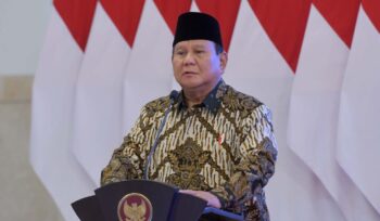 Presiden Prabowo Subianto saat Penyerahan Secara Digital Daftar Isian Pelaksanaan Anggaran (DIPA) dan Buku Alokasi Transfer ke Daerah (TKD) 2025 serta Peluncuran Katalog Elektronik Versi 6.0, di Istana Negara,