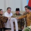 Presiden Prabowo Subianto didampingi Wakil Presiden Gibran Rakabuming Raka serta para Menteri Kabinet Merah Putih pada Peluncuran Katalog Elektronik Versi 6.0, di Istana Negara