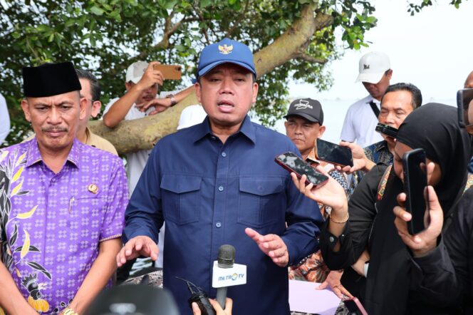 
					Menteri ATR/BPN Batalkan Sertifikat Tanah Pagar Laut di Kabupaten Tangerang