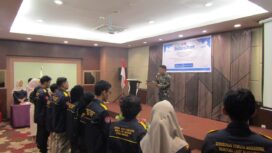 Wakil Ketua II DPRD Abukar O.Sumail saat melantik pengurus KPMBL-Makassar 2025-2026(Ist)