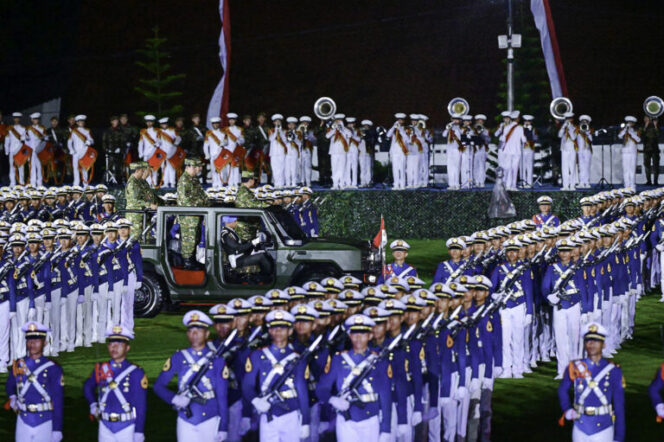 
					Presiden Prabowo Pimpin Upacara Parade Senja di Akmil Magelang