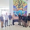 Prosesi penyerahan sisa dana hibah Pilkada oleh KPU Banggai Laut ke Pemda (Ist)