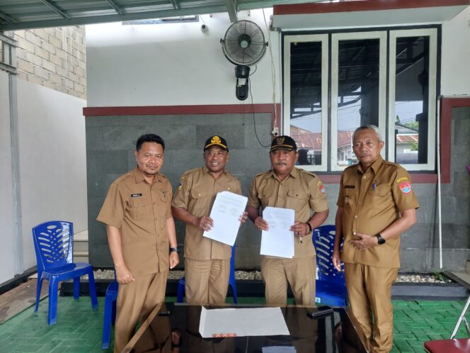 
					Penandatanganan MoU pengelolaan aset wisata antara Dinas Pariwisata dan Pemdes Pasir Putih (Ist)