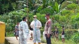 Tim ekshumasi usai membongkar jenaza Ryan Nugraha alias Bekam (Foto: Nomo/BanggaiTerkini)