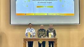 Bupati Banggai Laut Sofyan Kaepa dan Ketua DPRD Patwan Kuba bersama Ketua BPK Perwakilan Sulawesi Tengah I Putu Wisudhantara (Foto: Istimewa)