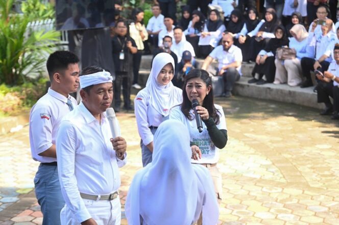 
					Menkomdigi – Gubernur Jabar Kolaborasi Lindungi Anak Sekolah