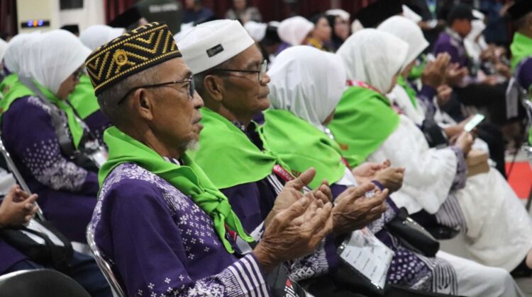 360 Jemaah Haji Kloter Pertama BPN 7 Asal Sulawesi Tengah Dilepas ke Tanah Suci
