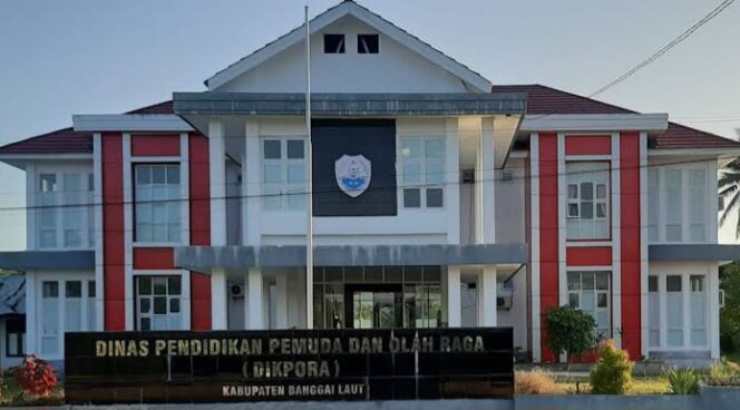 
					Kantor Dinas Pendidikan Pemuda dan Olahraga Kabupaten Banggai Laut di kawasan STQ, Desa Lampa (Istimewa)