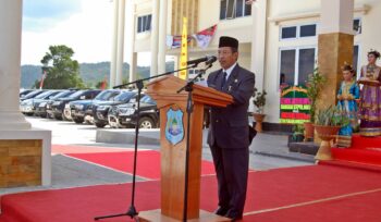 Irianto Malingong ketika menjabat Bupati Banggai Kepulauan 2006-2011 (Istimewa)
