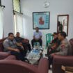Wakil Bupati Ablit, Kepala BPKAD Hasbullah Talaba, Kepala Bapperida A.R Pandei dan Kepala Kesbangpol Saiful U.Usuria saat berada di Mapolsek Banggai (Ist)