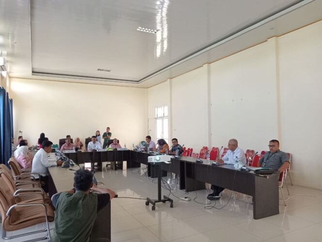 
					Suasana Rapat Dengar Pendapat (RDP) bersama DPRD, PUPR, BPKAD dan tim Pengacara (Foto: Nomo/BanggaiTerkini)