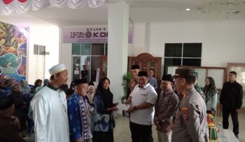 Wakil Bupati Banggai Laut Ablit H.Ilyas saat melepas kafilah Banggai Laut ke STQH XXVII tingkat Provinsi di Kabupaten Poso (Foto:Nomo/BanggaiTerkini)