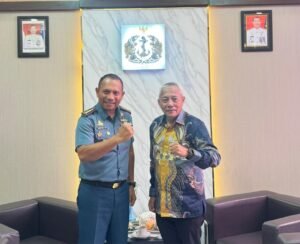 Bupati Banggai Laut, Sofyan Kaepa dan Komandan Pangkalan TNI Angkatan Laut (Danlanal) Palu, Kolonel Laut (P) Marthinus Sir (Ist)