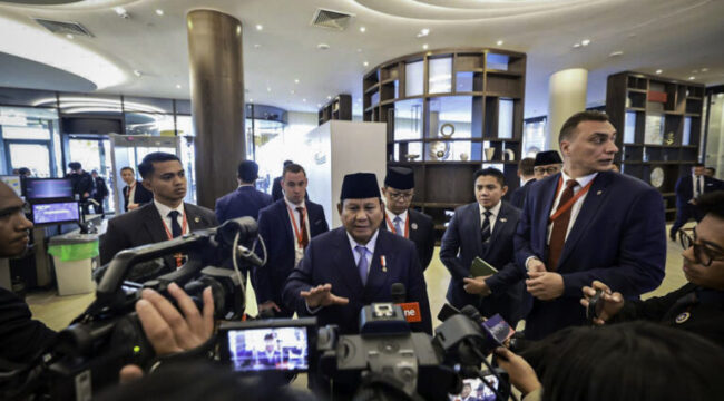 Presiden Republik Indonesia Prabowo Subianto menyampaikan prinsip Indonesia atas konflik global dalam pleno St. Petersburg International Economic Forum (SPIEF) 2025 di ExpoForum Convention and Exhibition Centre, St. Petersburg, Rusia (Foto: BPMI Setpres)