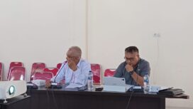 Dua pengacara Effendy Mokendji dan Martono Djibran pada RDP bersama DPRD Banggai Laut (Foto:Nomo/BanggaiTerkini)