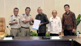 Bupati Sofyan Kaepa saat melakukan penendatanganan IPPR di Kementerian ATR/BPN Jakarta (Foto: Istimewa)