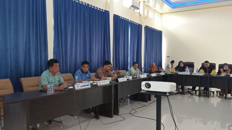 Suasana Rapat Dengar Pendapat (RDP), Senin 7 Juli 2025 (Foto:Nomo/BanggaiTerkini)