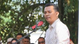 Ketua DPRD Banggai Laut, Patwan Kuba,SH,.MH pada kegiatan Pelatihan SDM Pengelola Objek Wisata yang digelar oleh Dinas Pariwisata dan Kebudayaan Banggai Laut (Foto : Tim Media PAKU)