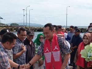Kepala Kejaksaaan Banggai Laut Adnan Hamzah saat penyambutan (Foto: Nomo/ BanggaiTerkini)