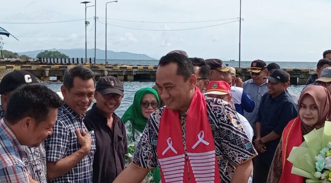 Kepala Kejaksaaan Banggai Laut Adnan Hamzah saat penyambutan (Foto: Nomo/ BanggaiTerkini)