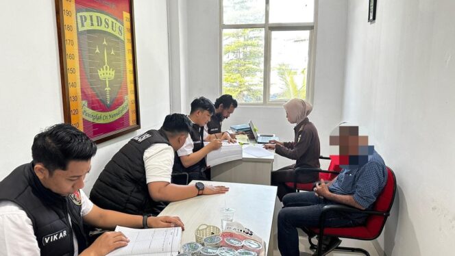
					Kasus Dugaan Korupsi PDAM Masuk Tahap II, Polres Banggai Serahkan Tersangka dan Babuk Ke Kejari