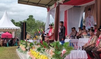 Bupati Sofyan memimpin upacara HUT Gerakan Pramuka Banggai Laut ke-64 (Foto: Nomo/ BanggaiTerkini)