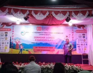 Wakil Bupati Ablit H. Ilyas saat membuka semarak lomba yang digelar KAMPUS Banggai Laut (Foto: Nomo/ BanggaiTerkini)