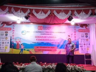 Wakil Bupati Ablit H. Ilyas saat membuka semarak lomba yang digelar KAMPUS Banggai Laut (Foto: Nomo/ BanggaiTerkini)