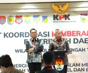 Bupati Banggai Laut Sofyan Kaepa bersama Ketua DPRD Patwan Kuba (Ist)