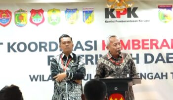 Bupati Banggai Laut Sofyan Kaepa bersama Ketua DPRD Patwan Kuba (Ist)