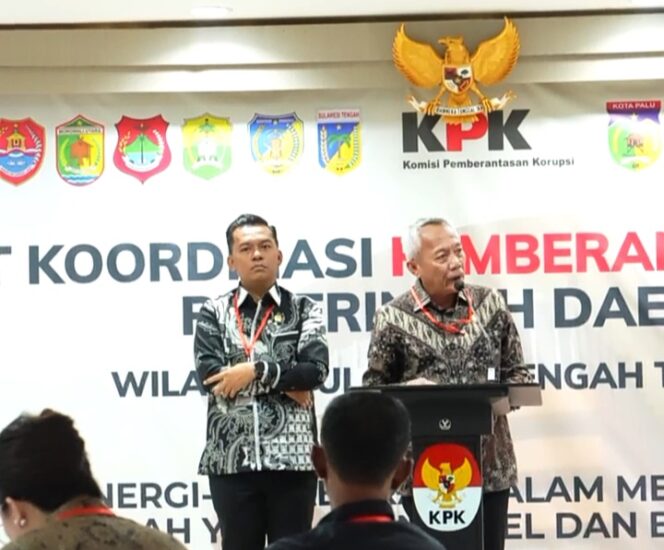 
					Bupati Banggai Laut Sofyan Kaepa bersama Ketua DPRD Patwan Kuba (Ist)