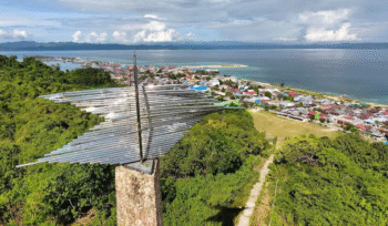 Monumen Trikora di Salakan, Banggai Kepulauan (Foto : Anto Scout)