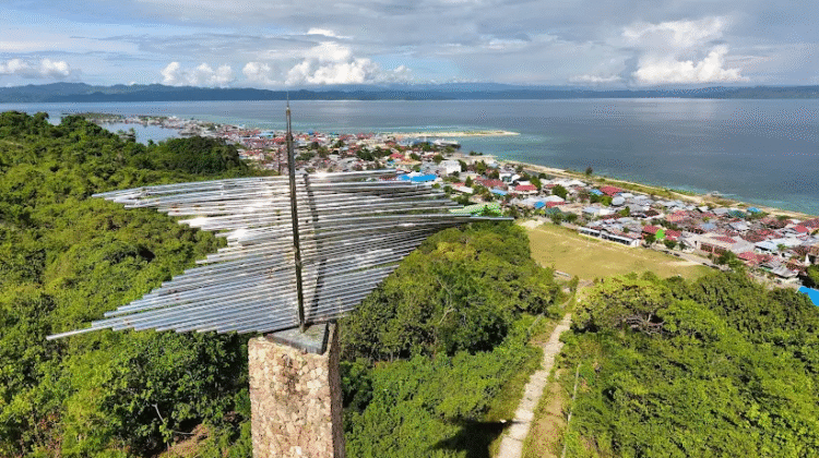Monumen Trikora di Salakan, Banggai Kepulauan (Foto : Anto Scout)