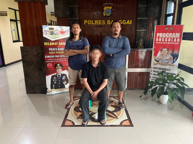 Pelaku penganiayaan AM diamankan petugas kepolisian (Istimewa)