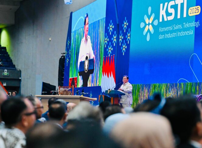 
					Presiden Prabowo Hadiri KSTI 2025, Dorong Industrialisasi Berbasis Saintek