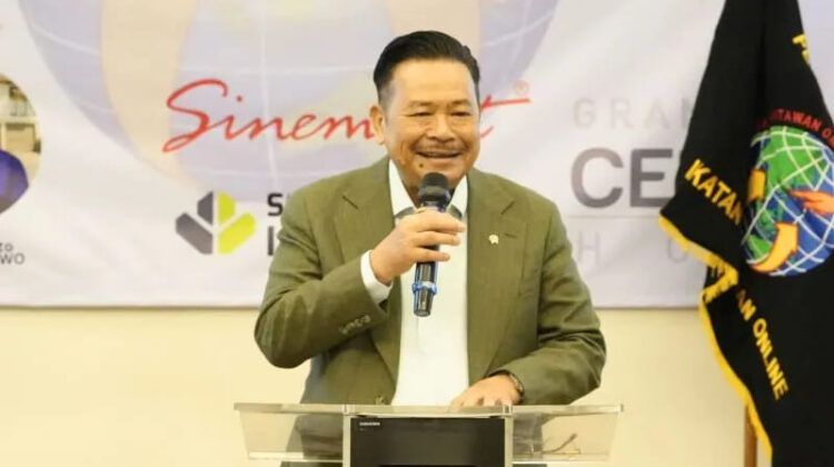Pers Membentuk Demokrasi dan Kesadaran Publik
