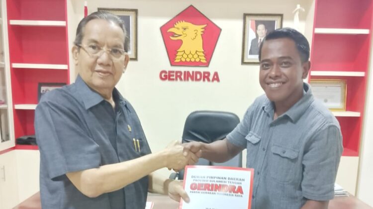 Diserahkan Longki Djanggola, Zulfikar Plt Ketua Gerindra Banggai Laut