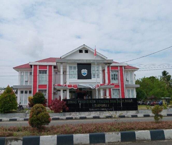 
					Dinas Pendidikan Pemuda dan Olahraga Banggai Laut (Foto : Nomo/BanggaiTerkini)