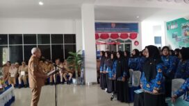 Bupati Sofyan Kaepa membacakan pengangatan PPPK (Foto : Nomo/BanggaiTerkini)