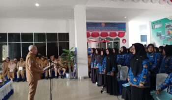 Bupati Sofyan Kaepa membacakan pengangatan PPPK (Foto : Nomo/BanggaiTerkini)