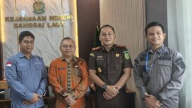 Sekda Bangkep Muhamad Aris Susanto bersama Kajari Adnan Hamzah dan Kasi Intel Andi Prawiro dan Kasi Datun (Foto : Aswir Pesak/Istimewa)