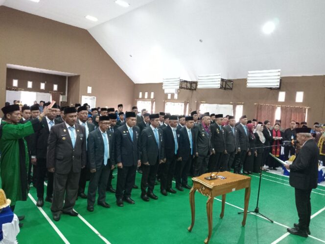 
					BREAKING NEWS : Bupati Sofyan Kaepa Lantik 10 Eselon II, Ini Daftarnya!