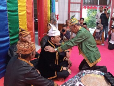 Prosesi pengukuhan Tomundo Banggai di Keraton Banggai (Foto : Nomo/ BanggaiTerkini)