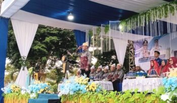 Gubernur Anwar Hafid bertindak sebagai Inspektur Upacara pada Peringatan HUT Kabupaten Banggai Laut ke-13 (Foto : Nomo/BanggaiTerkini)