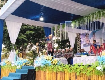 Gubernur Anwar Hafid bertindak sebagai Inspektur Upacara pada Peringatan HUT Kabupaten Banggai Laut ke-13 (Foto : Nomo/BanggaiTerkini)