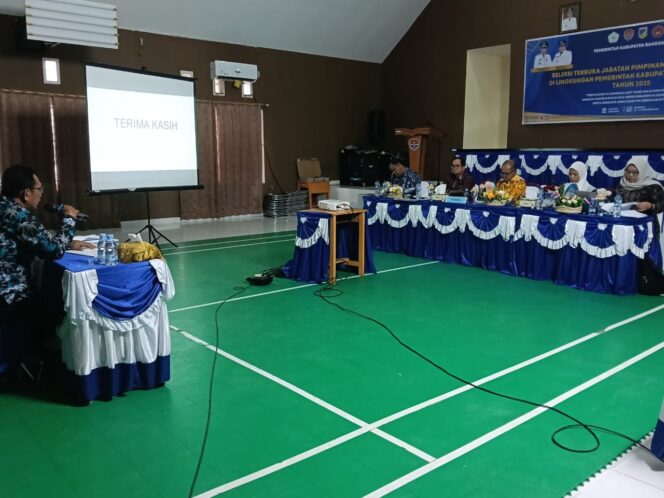 
					Prosesi seleksi wawancara dan presentasi makalah pada seleksi JPT Pratama eselon II.b (Foto : Ist)