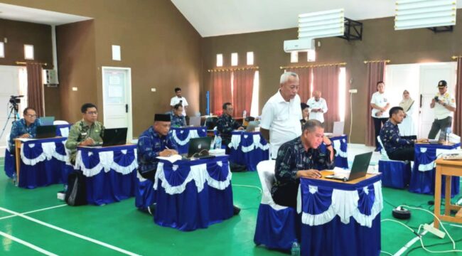 Bupati Sofyan Kaepa memantau langsung asessment kompetensi seleksi terbuka Sekda (Foto: Ist)