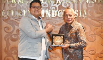 Wakil Ketua Majelis Permusyawaratan Rakyat Republik Indonesia (MPR RI), A.M Akbar Supratman bersama Bupati Sofyan Kaepa (Ist)